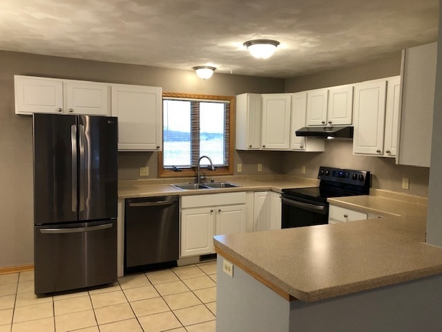 Breakfast bar and kitchen - 3414 Coventry Dr