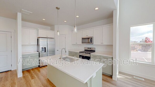 Building Photo - 1583 Stark Dr