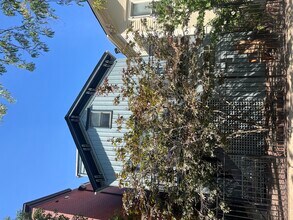 Building Photo - 1704 N Sedgwick St