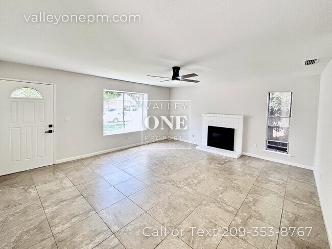 Building Photo - Commuter-Friendly 3 Bed, 2 Bath Home on Quiet Cul-De-Sac