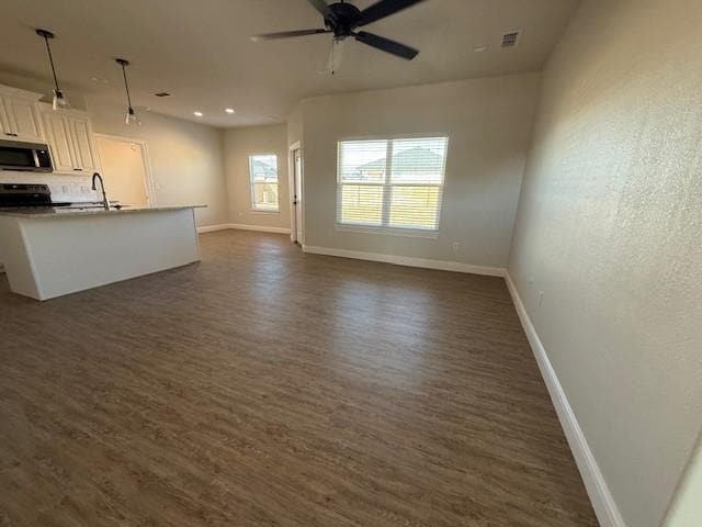 Building Photo - 7032 Glen Abbey St