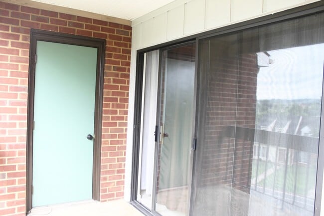 Building Photo - 1026 Blue Ridge Dr