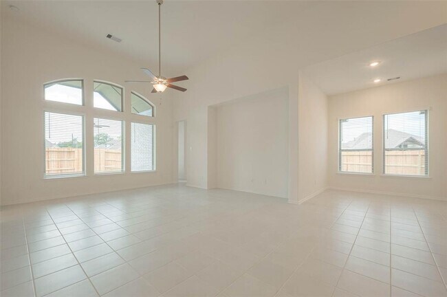 Building Photo - 1343 Vinter Mdws Ln