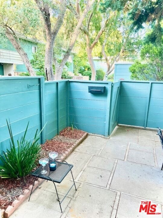 Building Photo - 5286 Village Green