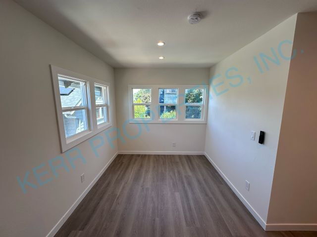 Building Photo - Charming 2-Bed, 2-Bath Duplex Retreat in V...