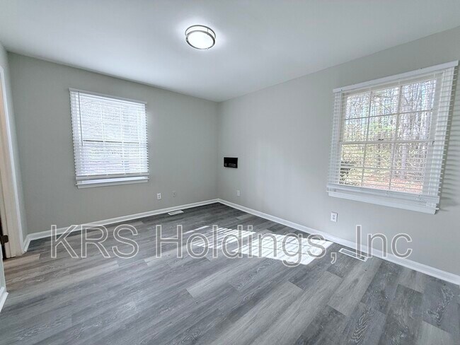 Building Photo - 4717 Willeva Dr