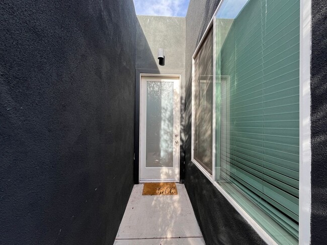 Building Photo - KENILWORTH