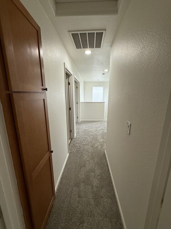 Building Photo - 505 Flora Spring Ct
