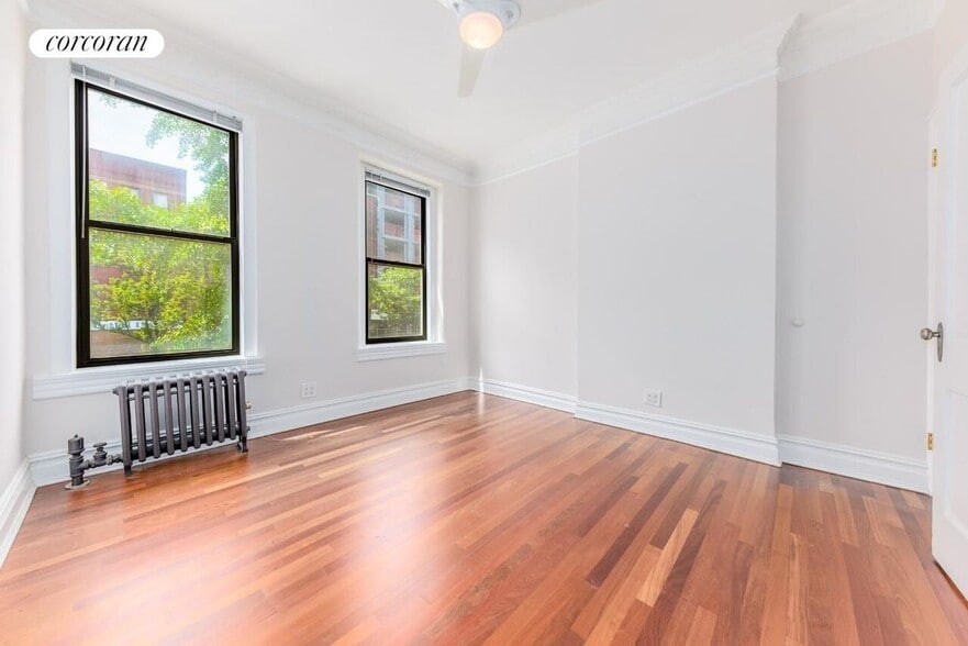 Building Photo - 73 W 82 St