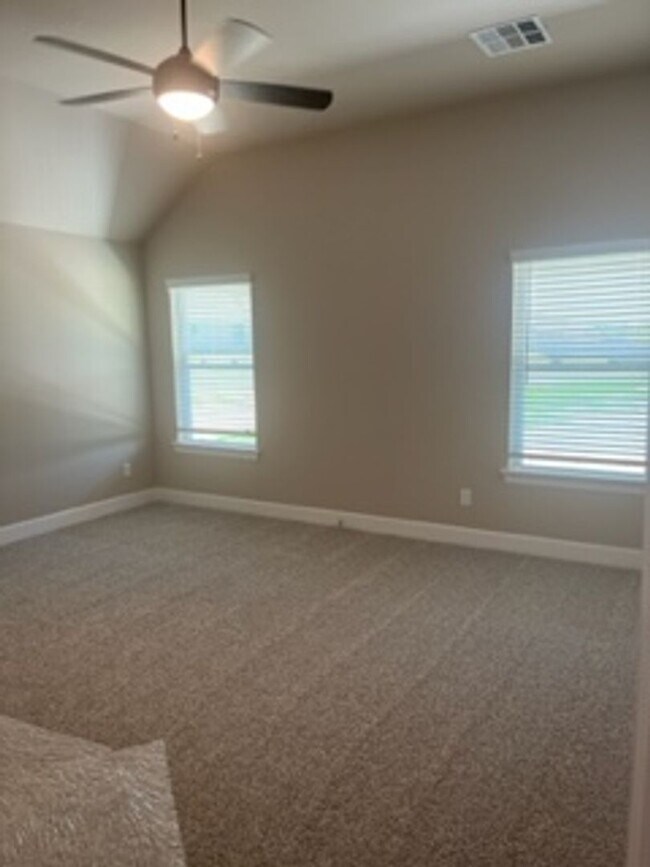Building Photo - FIRST MONTH FREE - Beautiful New Home!