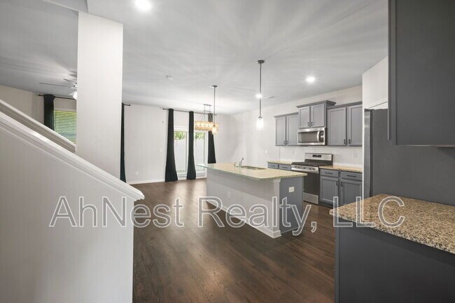 Building Photo - 3012 Hawthorn Farm Blvd
