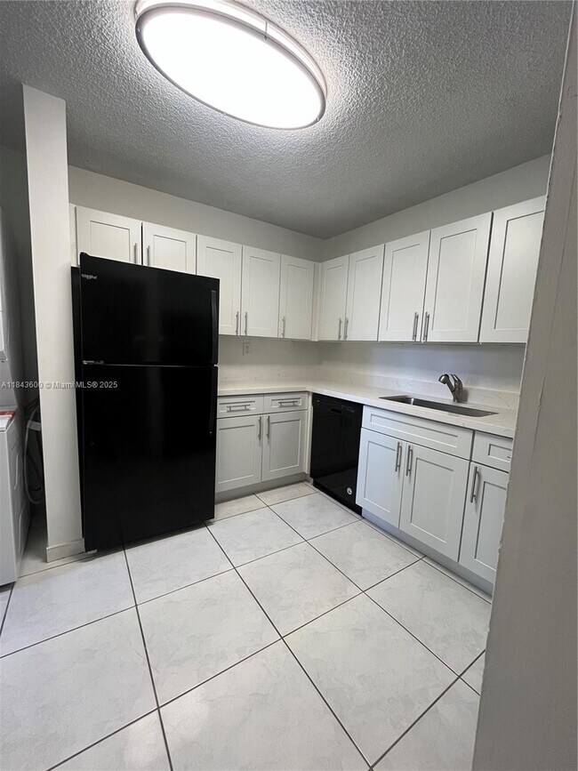 Building Photo - 7430 SW 153rd Pl