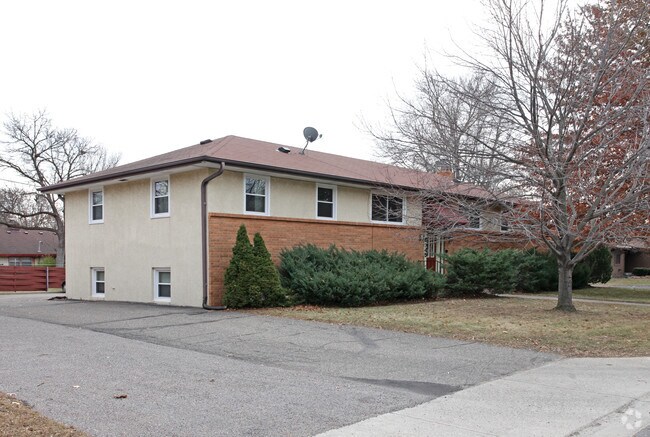 Primary Photo - 6745 Pleasant Ave