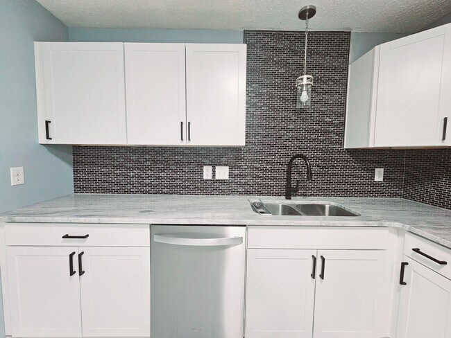 Building Photo - 6441 Rutherglen Dr