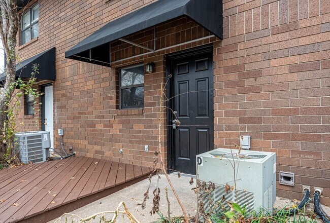 Building Photo - 2 Blocks from Downtown Siloam