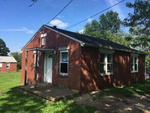 Building Photo - 1757 Huron Rd SE