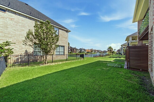 Building Photo - 14207 Hawkesbury Ct