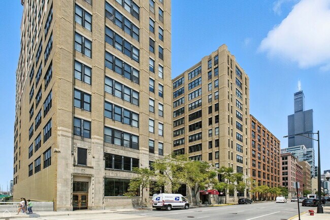 Building Photo - 728 W Jackson Blvd