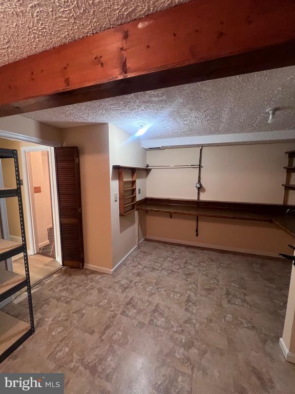 Building Photo - 214 Fairfield Dr