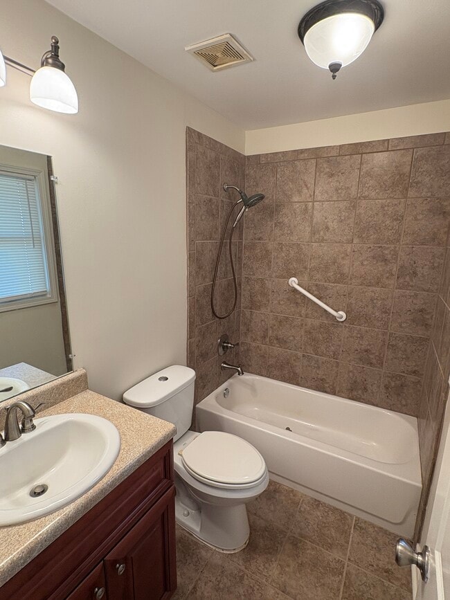 Building Photo - 439 E Rutgers Loop