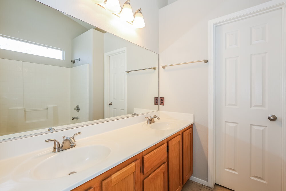 Building Photo - 9008 Crooked Shell Ave