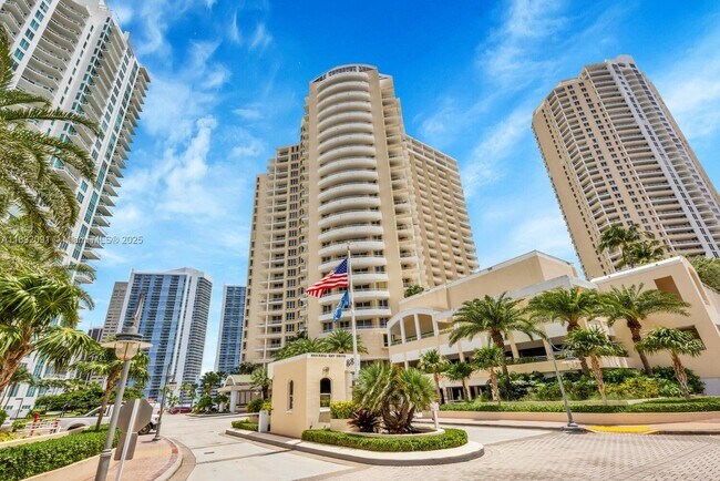Primary Photo - 888 Brickell Key Dr