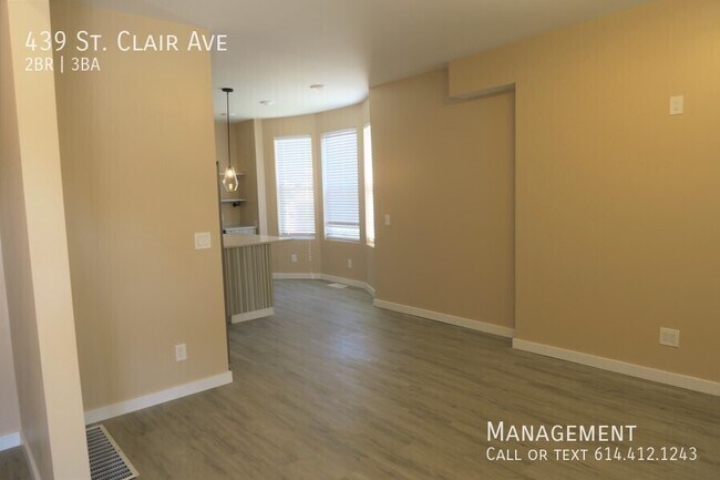 Building Photo - 439 St Clair Ave