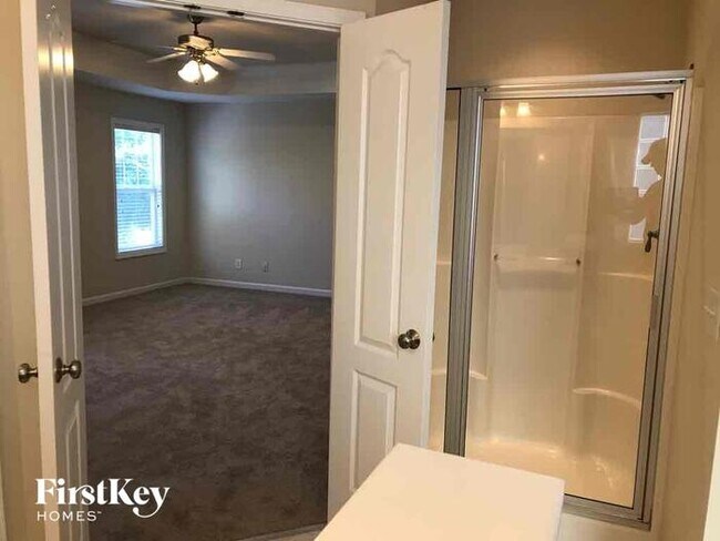 Building Photo - 1988 Sinclair Trce