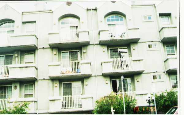 Building Photo - 10823 Hortense St
