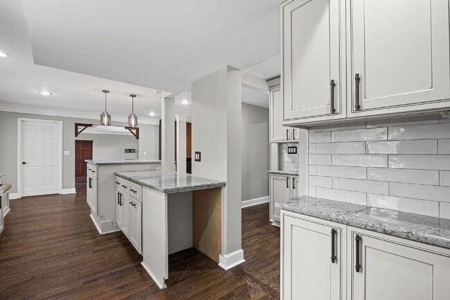 Building Photo - 815 Sudbury Rd NE