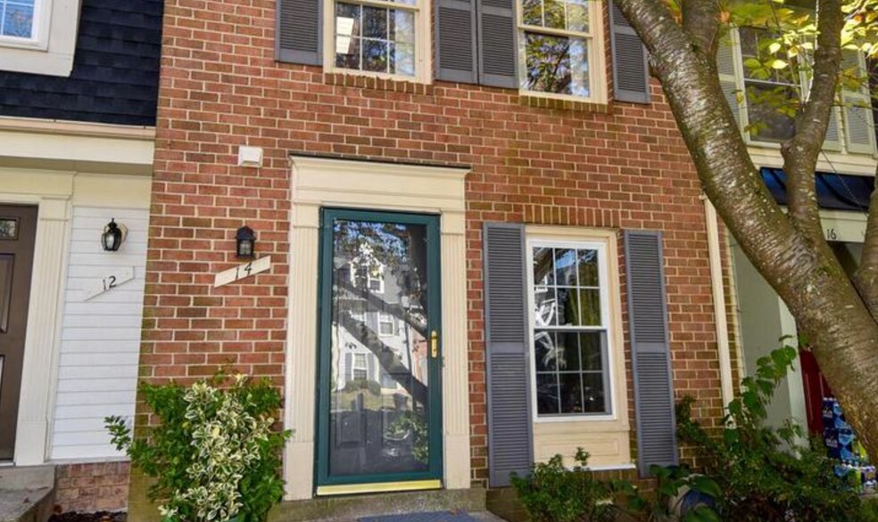 Building Photo - 14 Strath Haven Ct