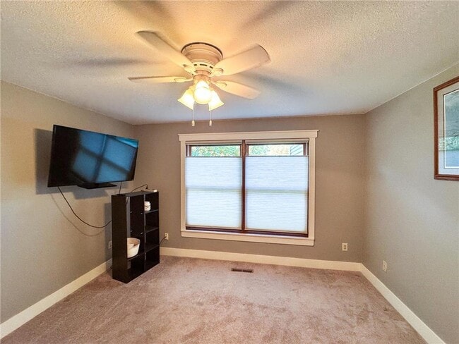 Building Photo - 15565 26th Ave N