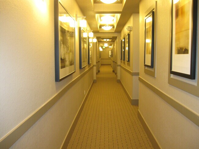 Building Photo - 303 Inverness Way S