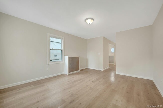 Building Photo - 25 S Washington St