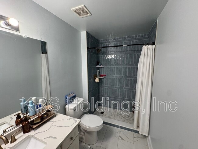 Building Photo - 159 Sanford Ferry Ct