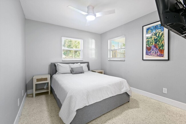 Building Photo - 1004 Stillwater Dr