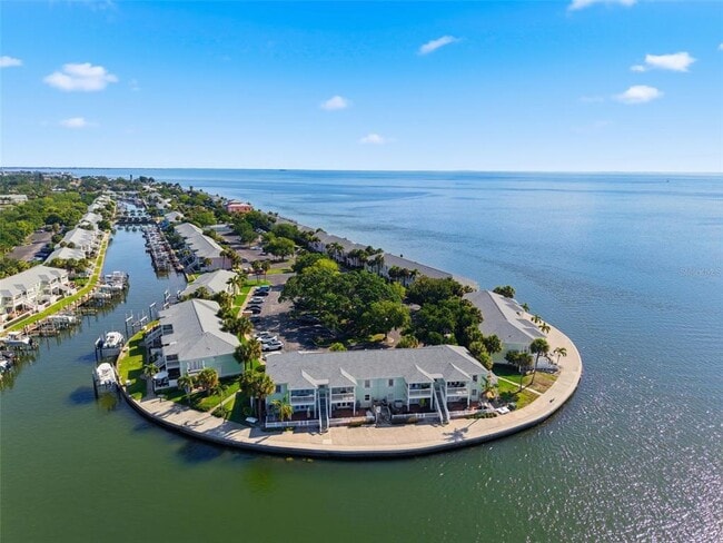 Building Photo - 5280 Coquina Key Dr SE
