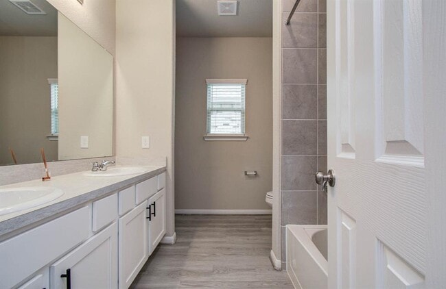Building Photo - 4603 Bay Vista Dr