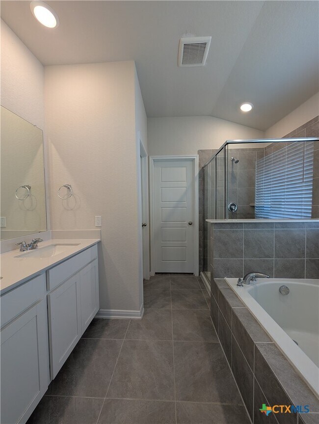 Building Photo - 3069 Charyn Wy