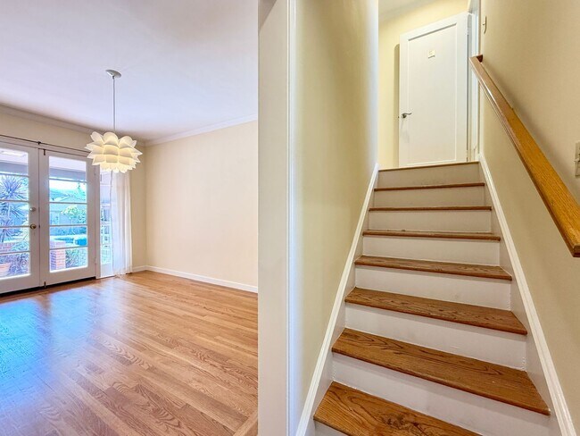 Building Photo - Beautifully Renovated Single-Family Home i...