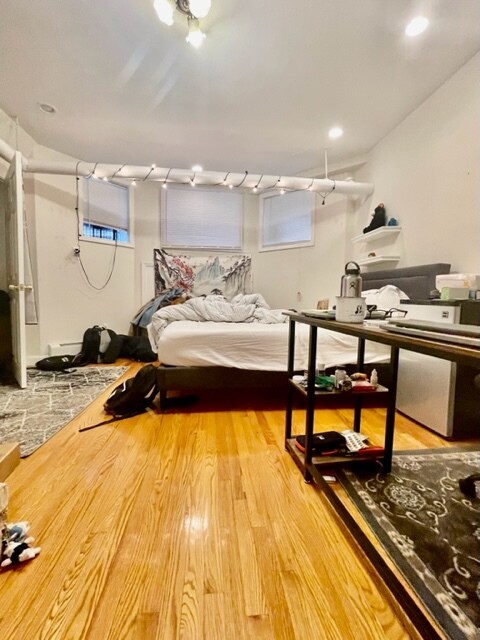 Building Photo - 18 Euston St