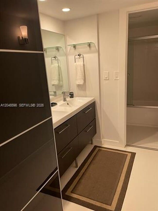 Building Photo - 5701 Collins Ave