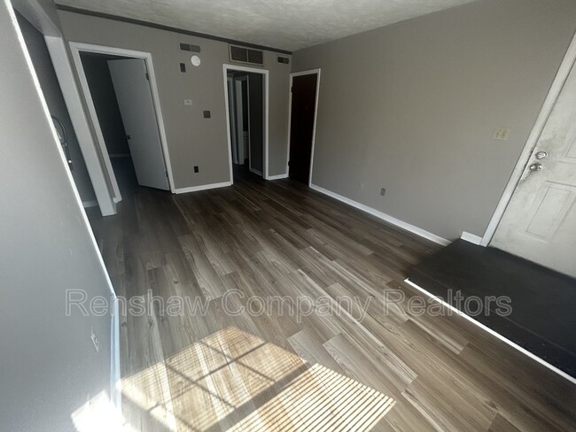 Building Photo - 276 Greenfield Dr