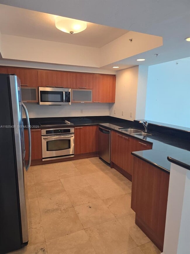 Building Photo - 14951 Royal Oaks Ln