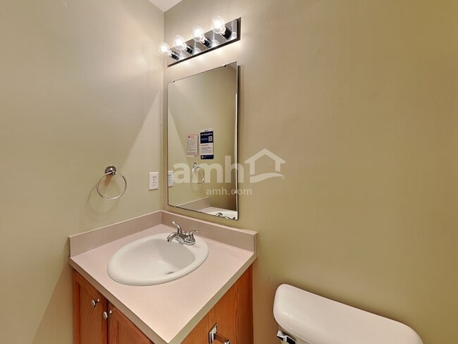 Building Photo - 551 Grabill Dr
