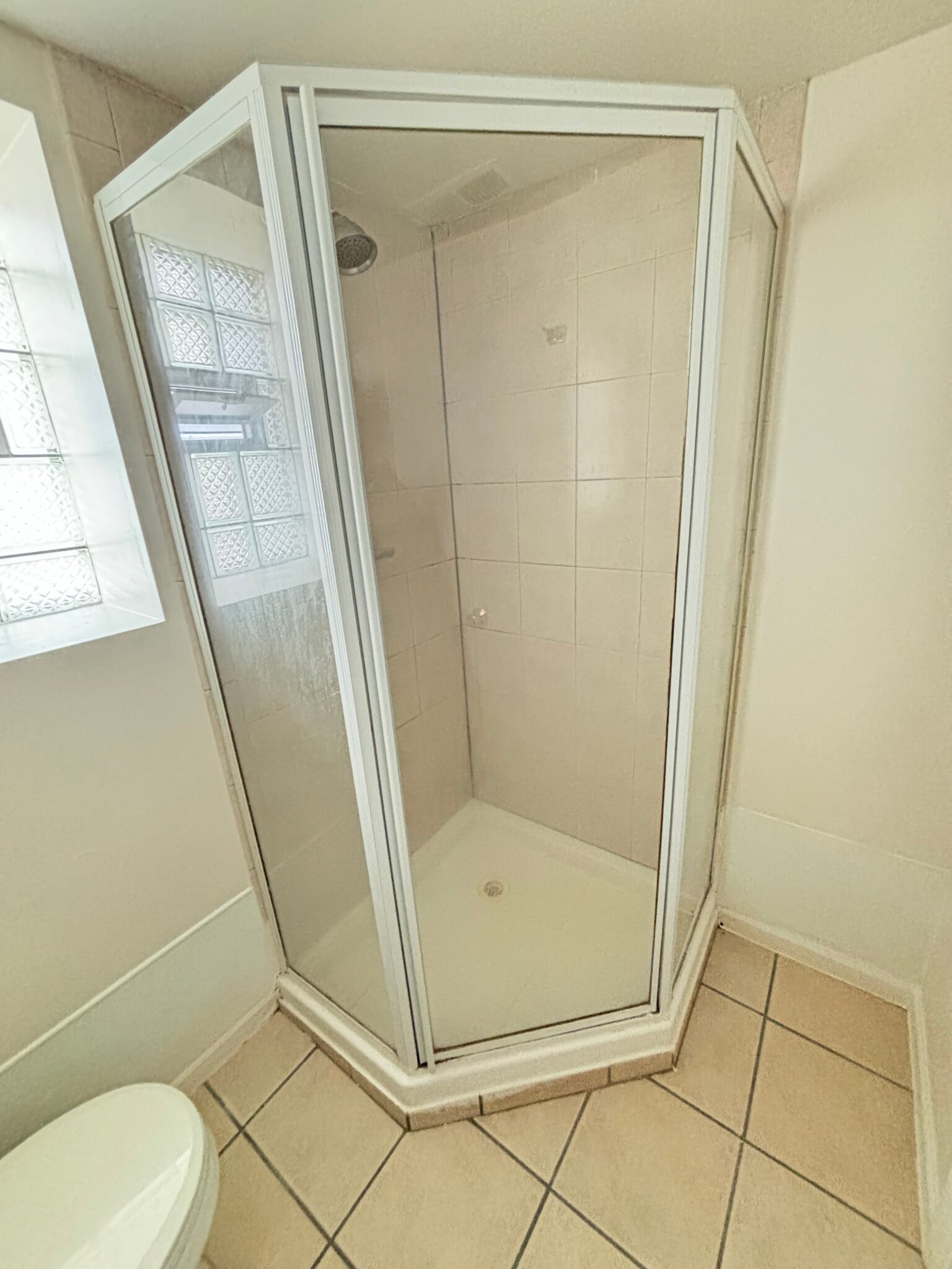 Building Photo - 2554 N Monitor Ave