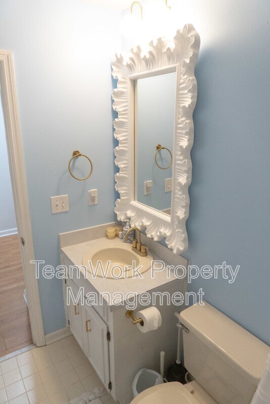 Building Photo - 827 Harbor Pl Dr