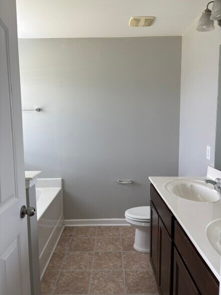 Master Bathroom - 101 Portland Falls Dr
