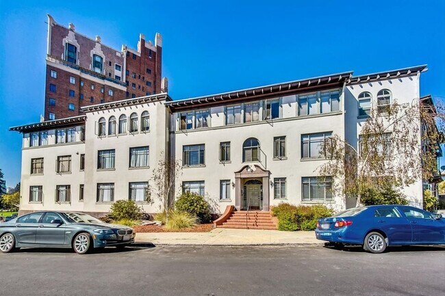 Building Photo - 465 Bellevue Ave