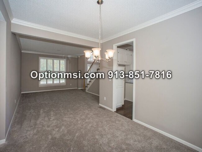 Building Photo - Close to Olathe East Highschool!